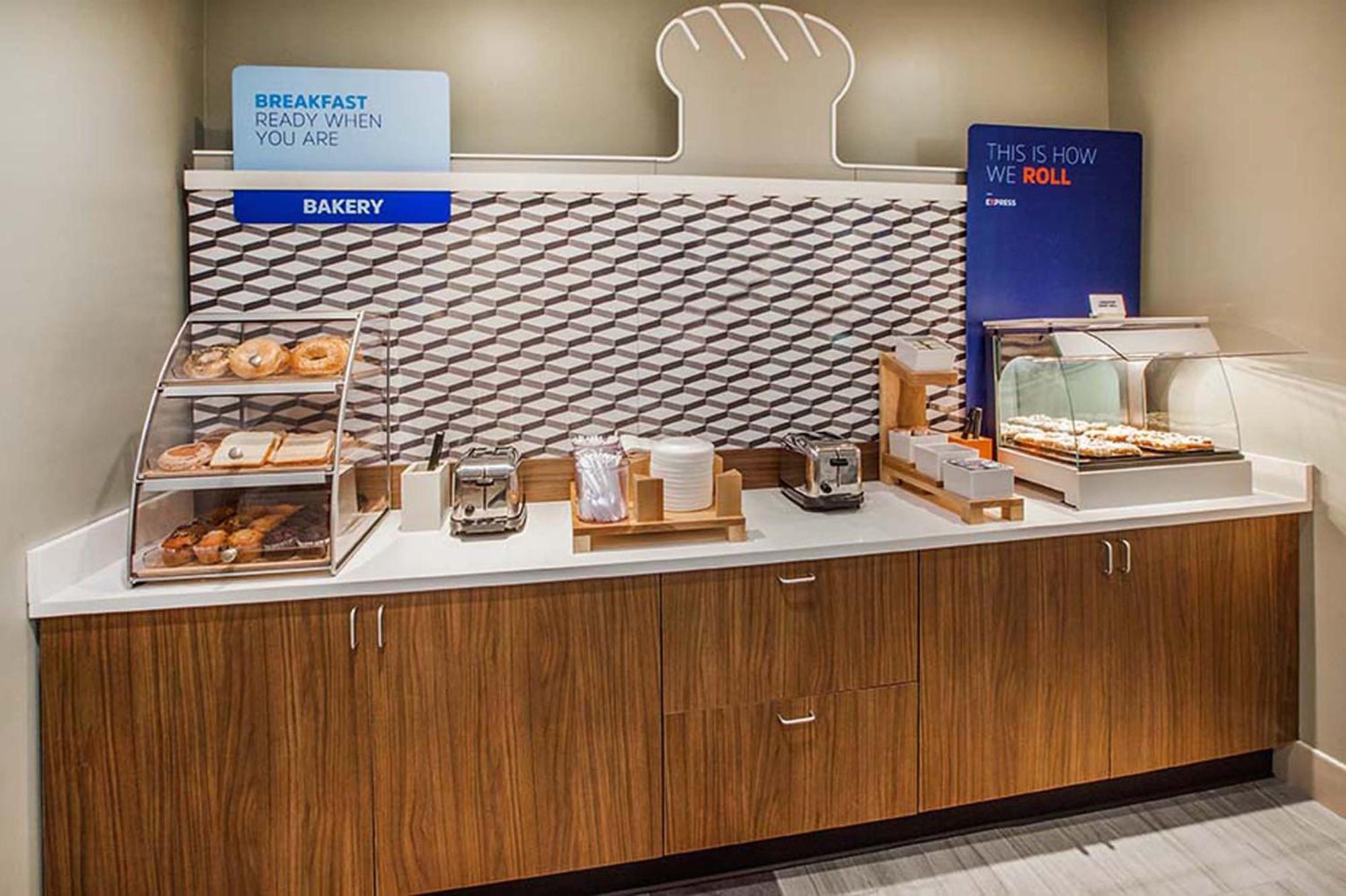 Hotel Express & Mississauga-toronto Southwest By Ihg Mississauga
