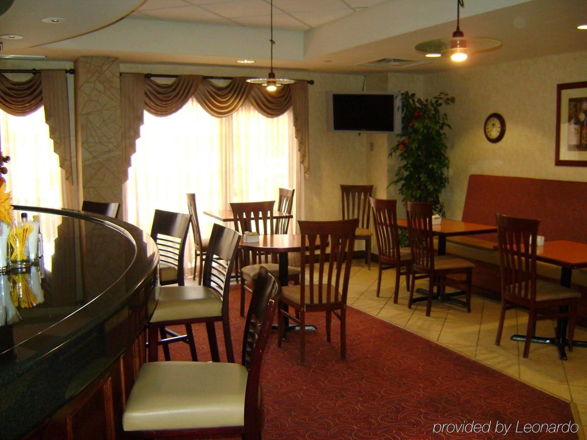 Hotel Express & Mississauga-toronto Southwest By Ihg 3*