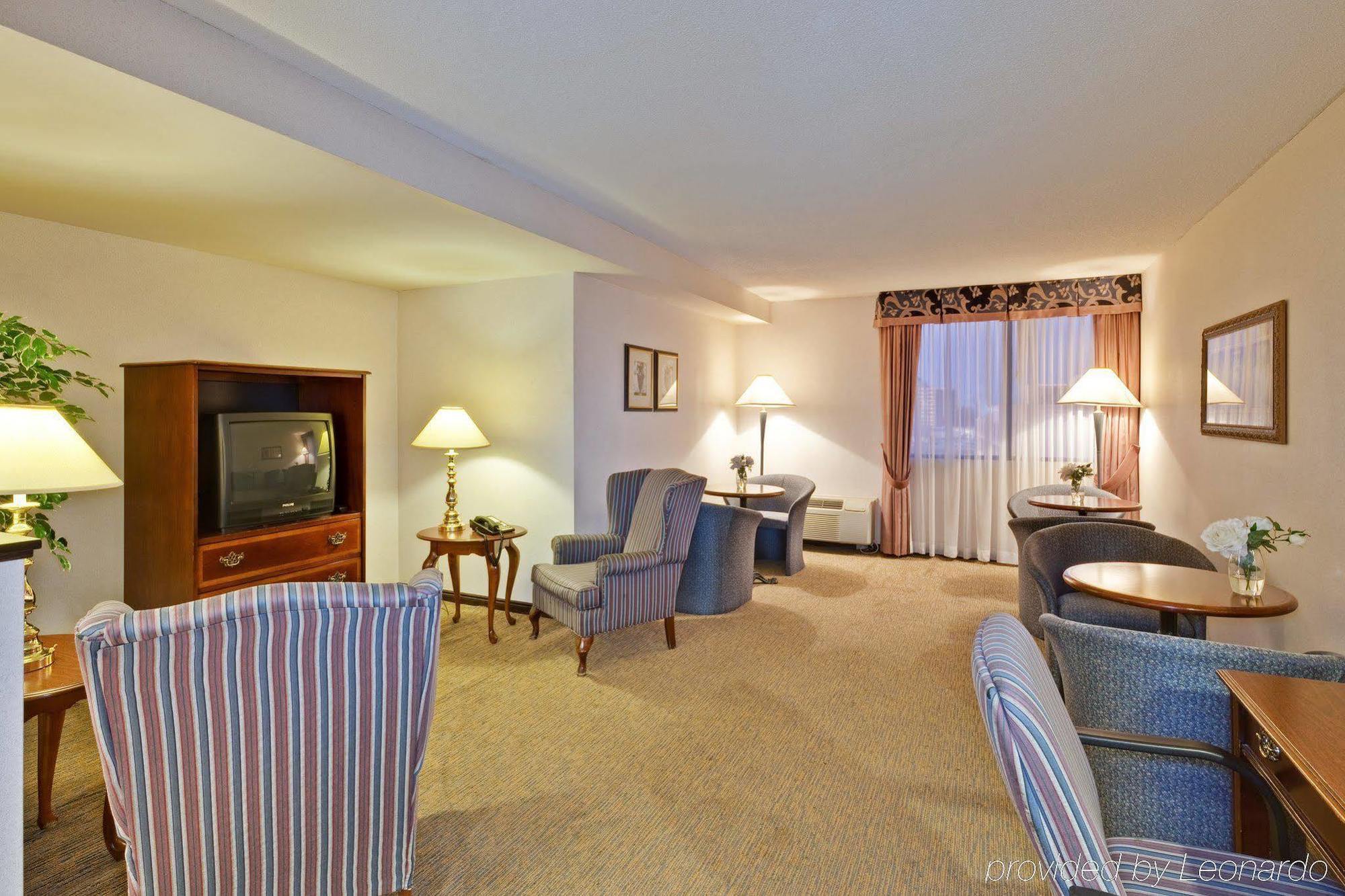 Hotel Express & Mississauga-toronto Southwest By Ihg